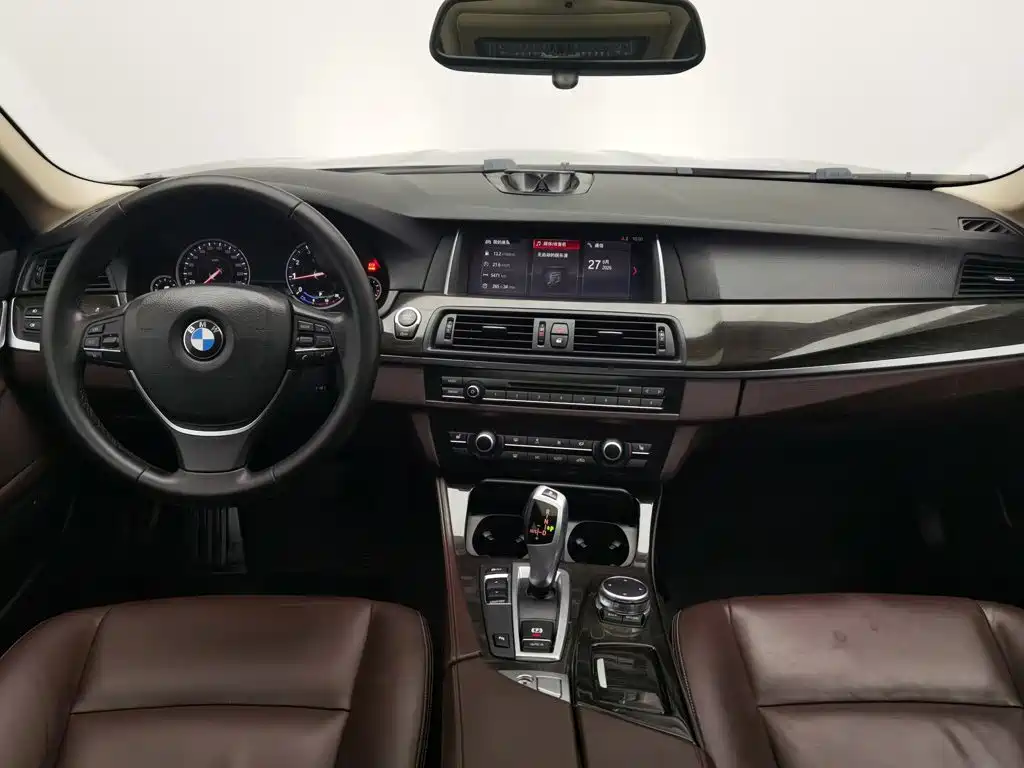 BMW 5 Series — миниатюра 5