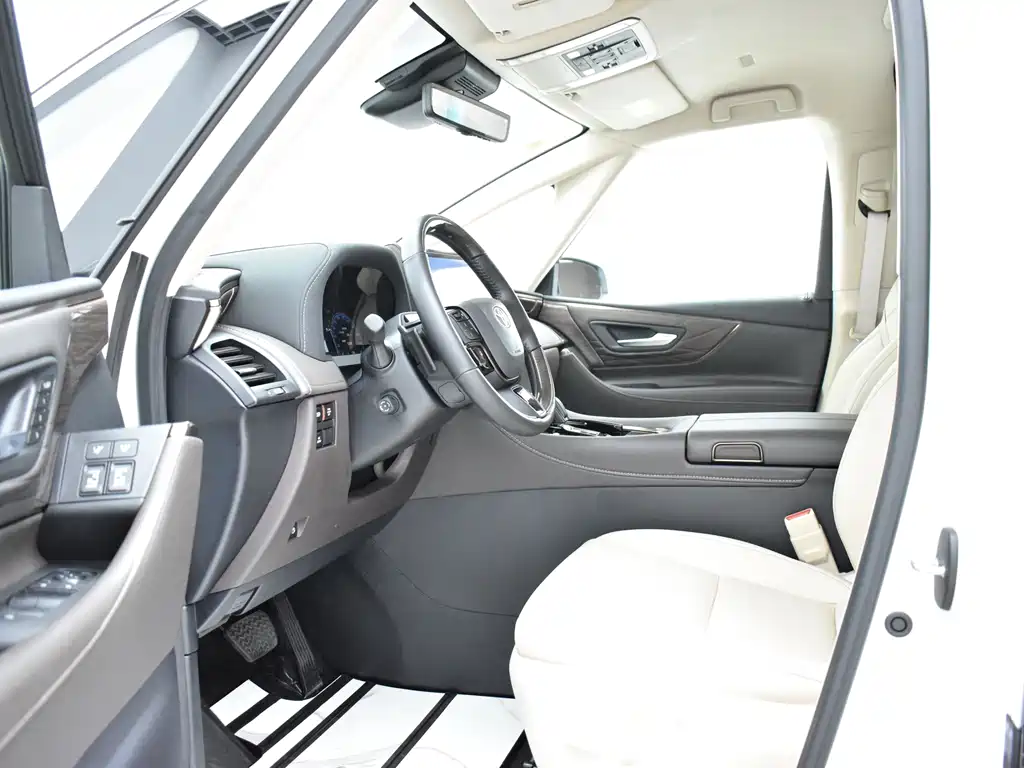 Toyota Alphard — миниатюра 5