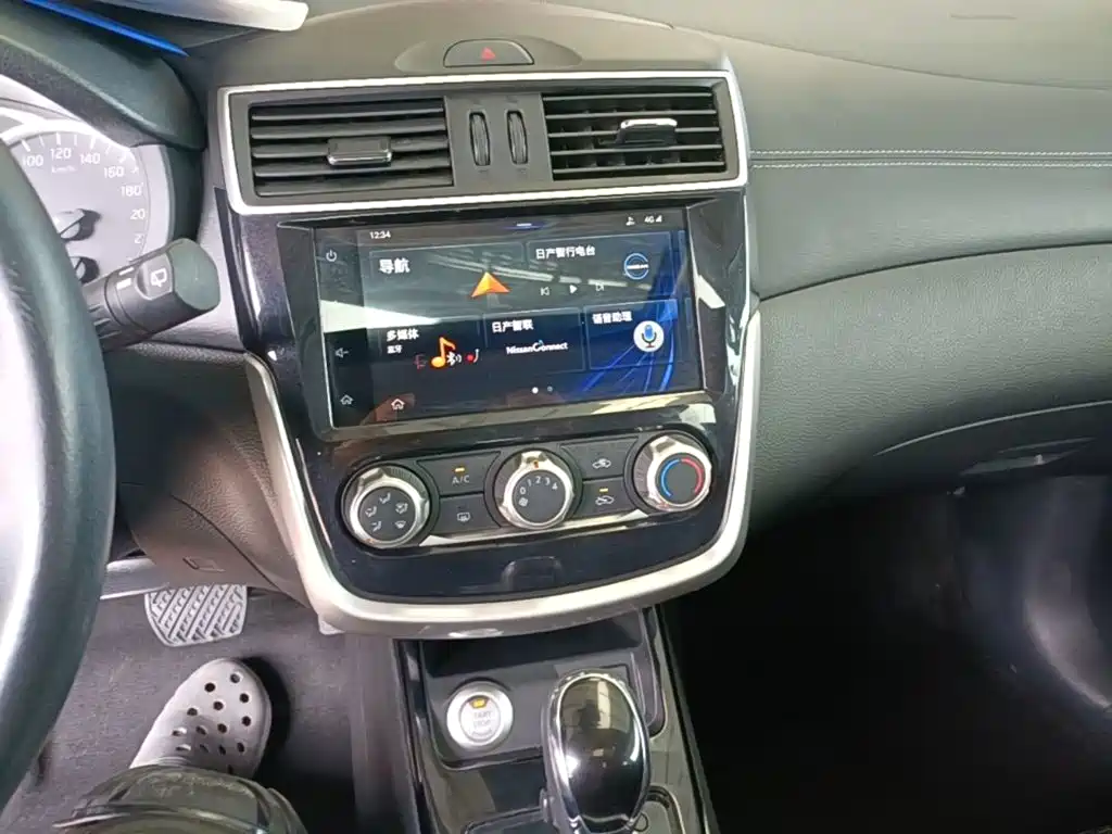 Nissan Tiida — миниатюра 13