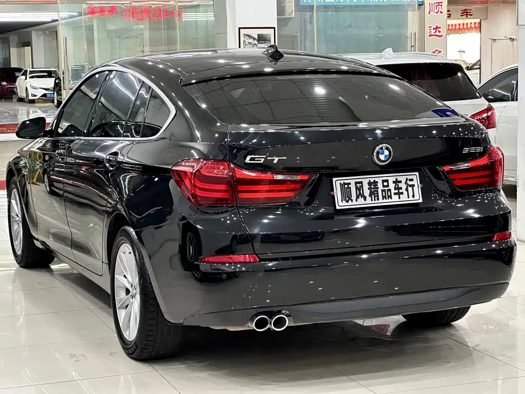 BMW 5 Series GT — миниатюра 2