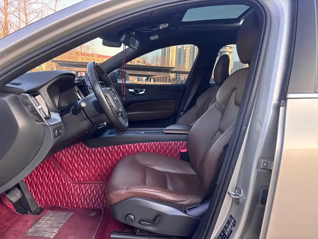 Volvo XC60 2021 T5 Luxury