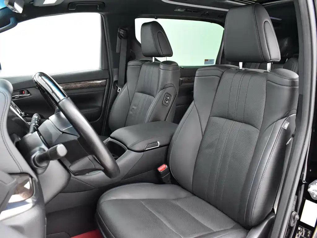 Toyota Alphard — миниатюра 15