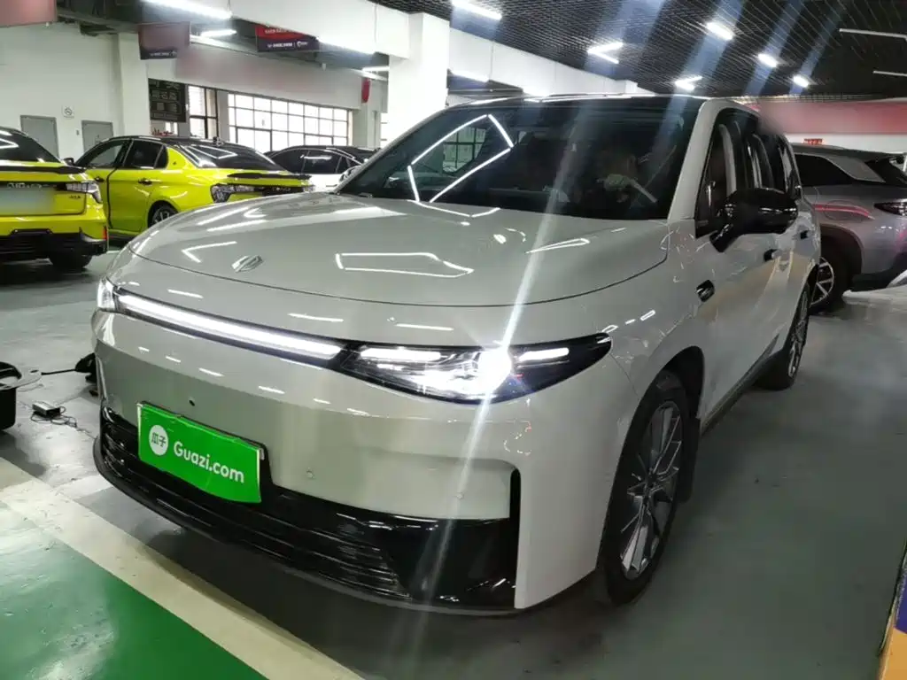 Leapmotor Leapmotor C10 — миниатюра 2