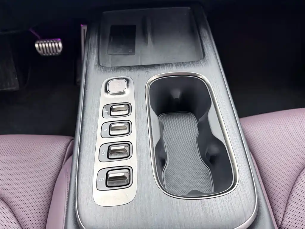 Xiaomi SU7 — миниатюра 9