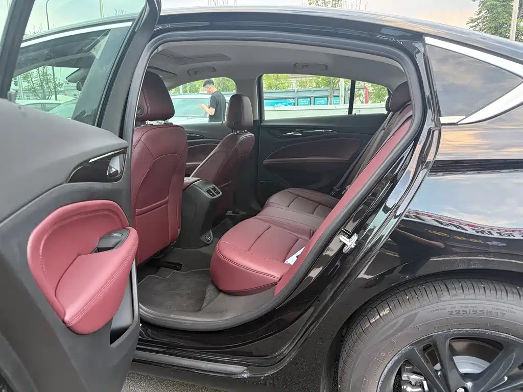 Buick Regal — миниатюра 5