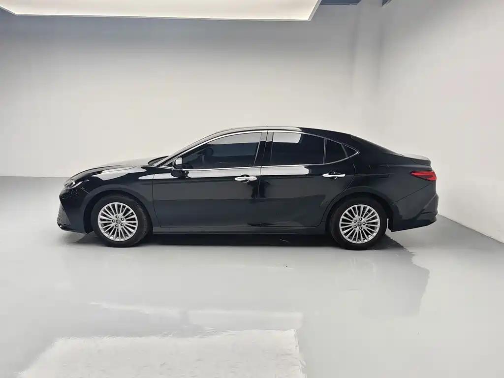 Toyota Camry — миниатюра 2