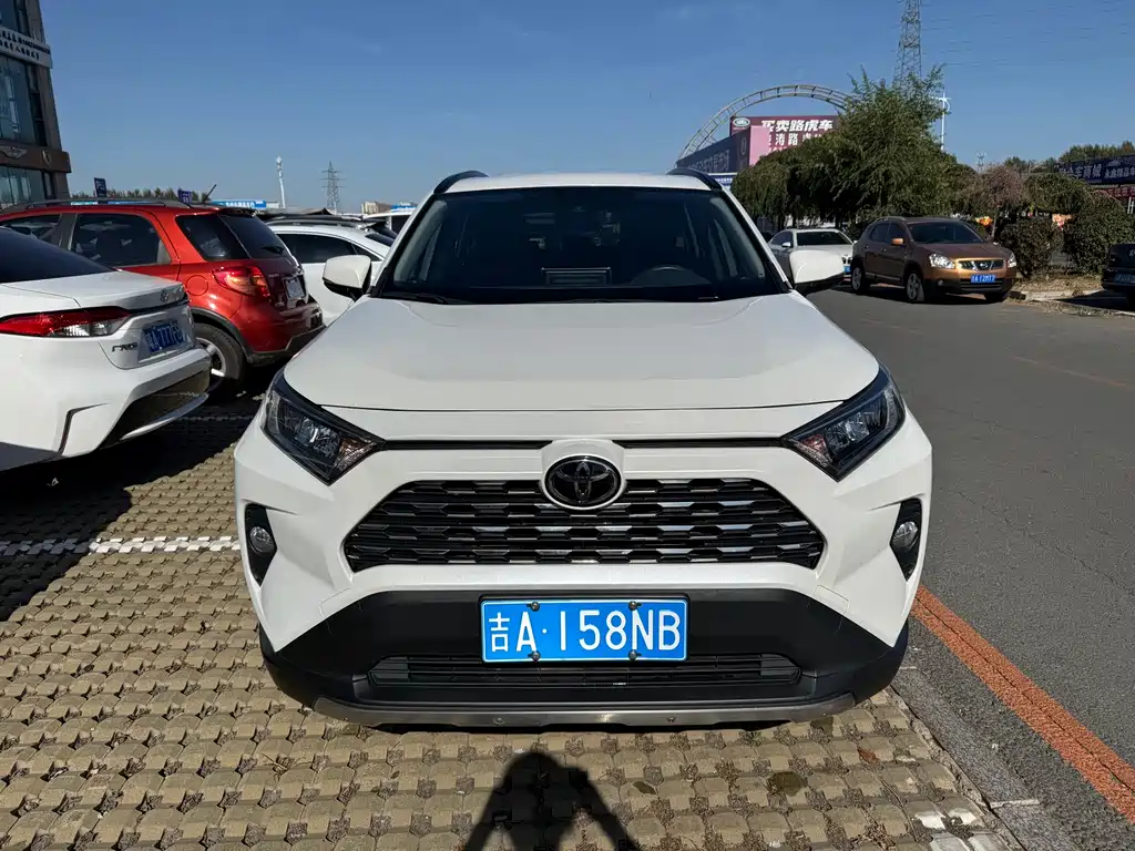 Toyota RAV4 — миниатюра 2