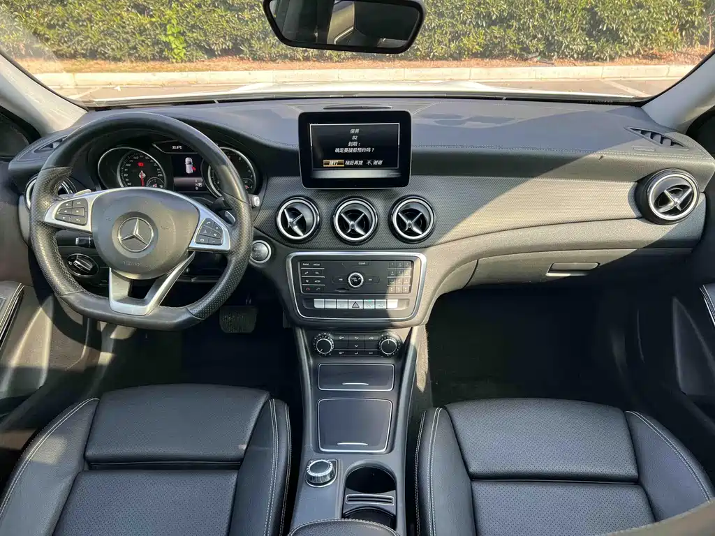 Mercedes-Benz GLA — миниатюра 11