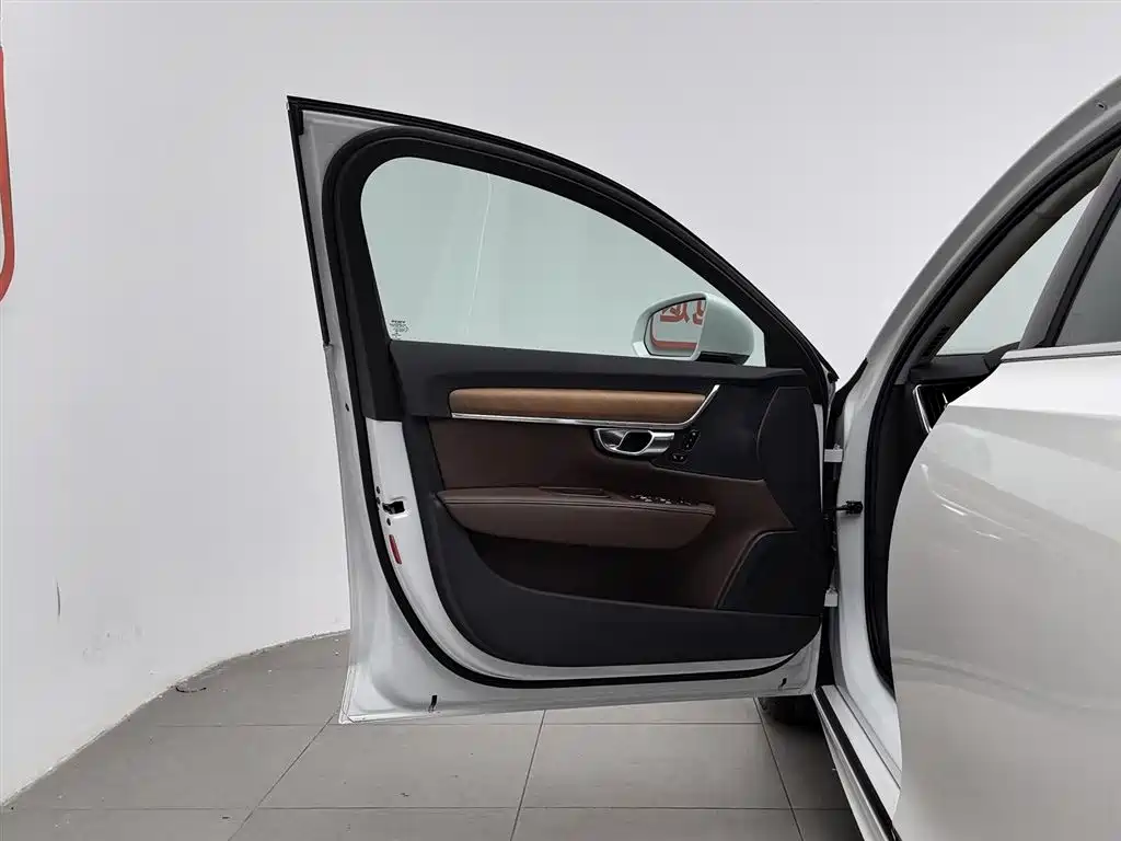 Volvo S90 2019 T5
