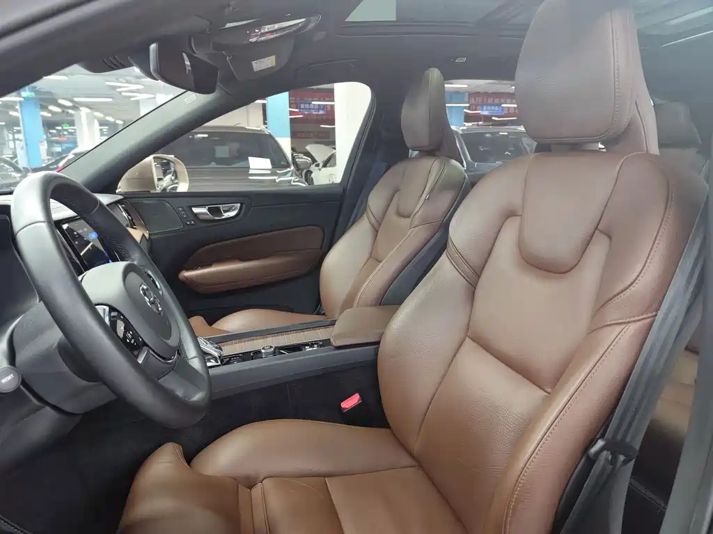 Volvo XC60 — миниатюра 6