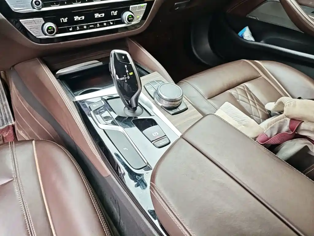 BMW 5 Series — миниатюра 14