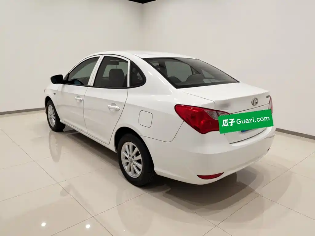 Hyundai Elantra — миниатюра 4