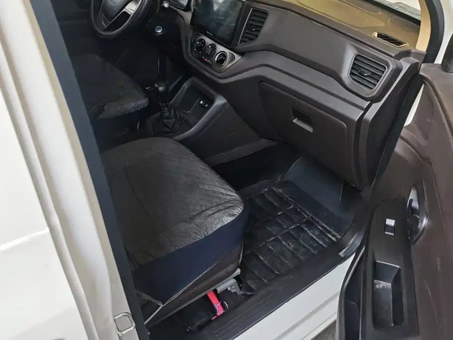 Wuling Hongguang V — миниатюра 8