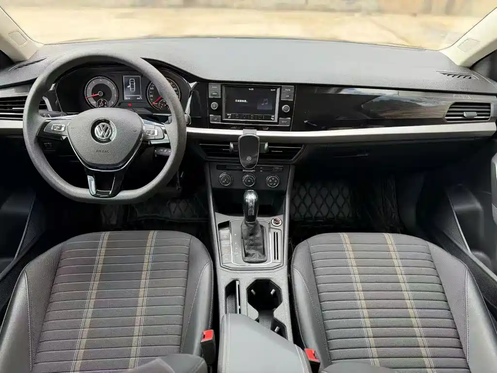 Volkswagen Lavida — миниатюра 4