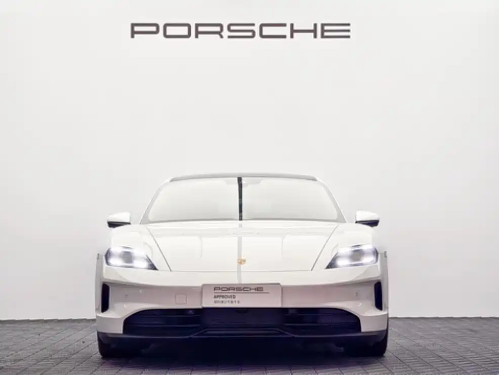 Porsche Taycan — миниатюра 2