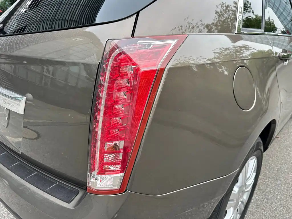 Cadillac SRX — миниатюра 19