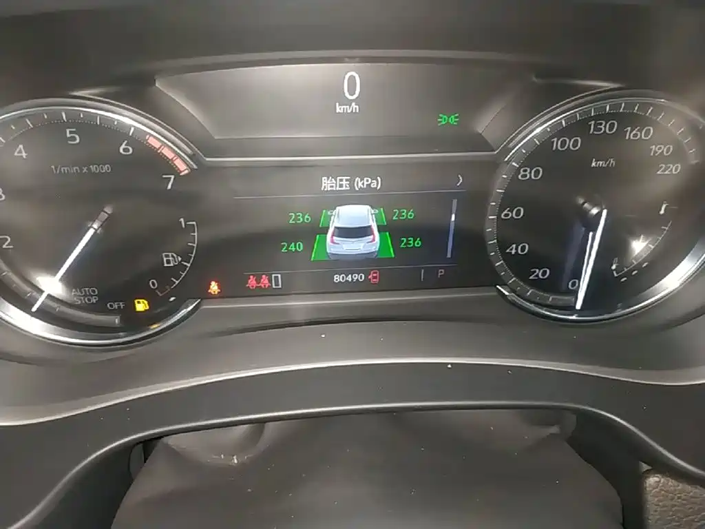 Cadillac XT4 — миниатюра 12