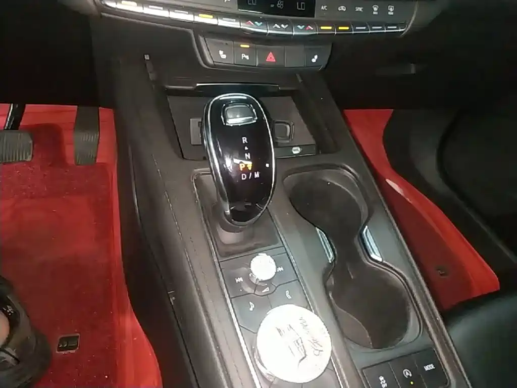 Cadillac XT4 — миниатюра 14