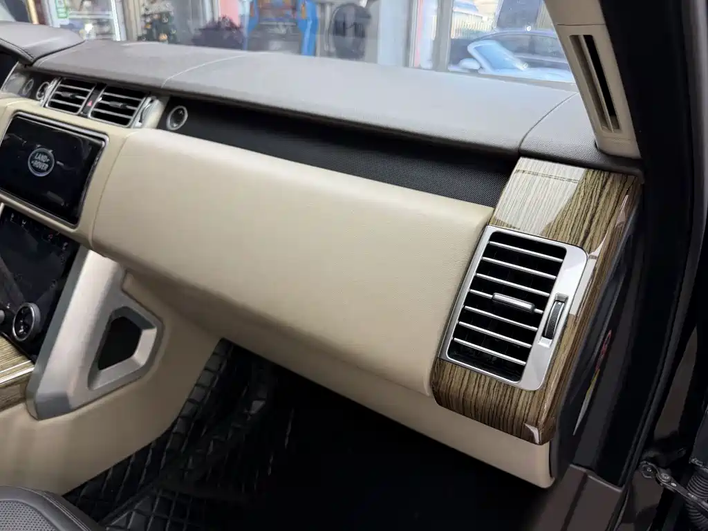 Land Rover Range Rover — миниатюра 13