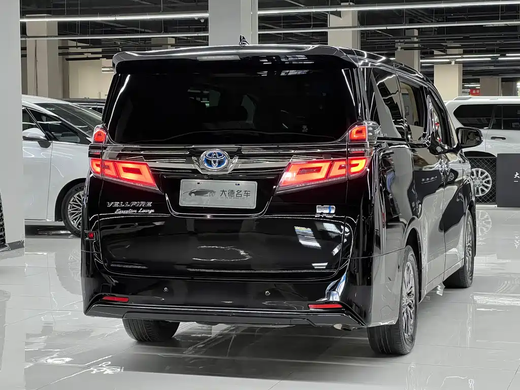 Toyota Vellfire — миниатюра 4