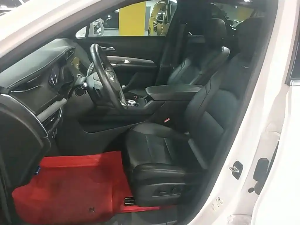 Cadillac XT4 — миниатюра 15