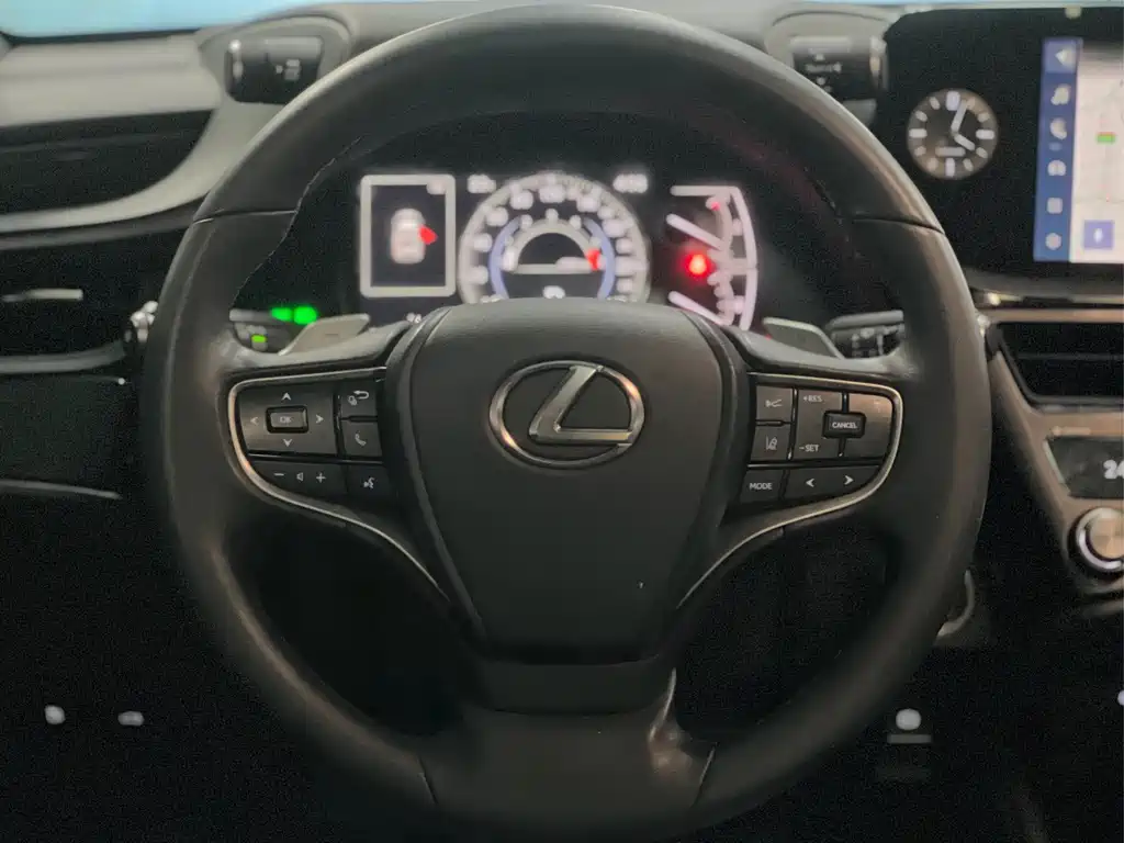 Lexus ES — миниатюра 9
