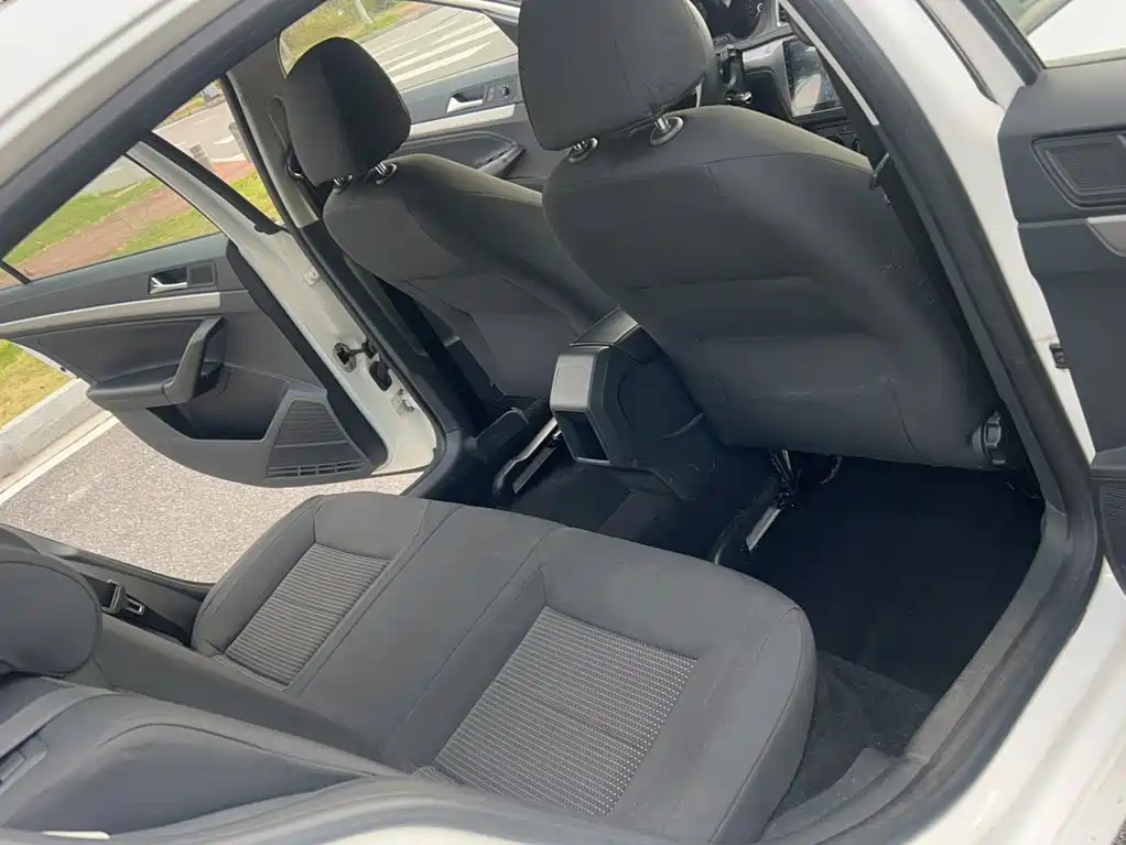 Volkswagen Lavida — миниатюра 13