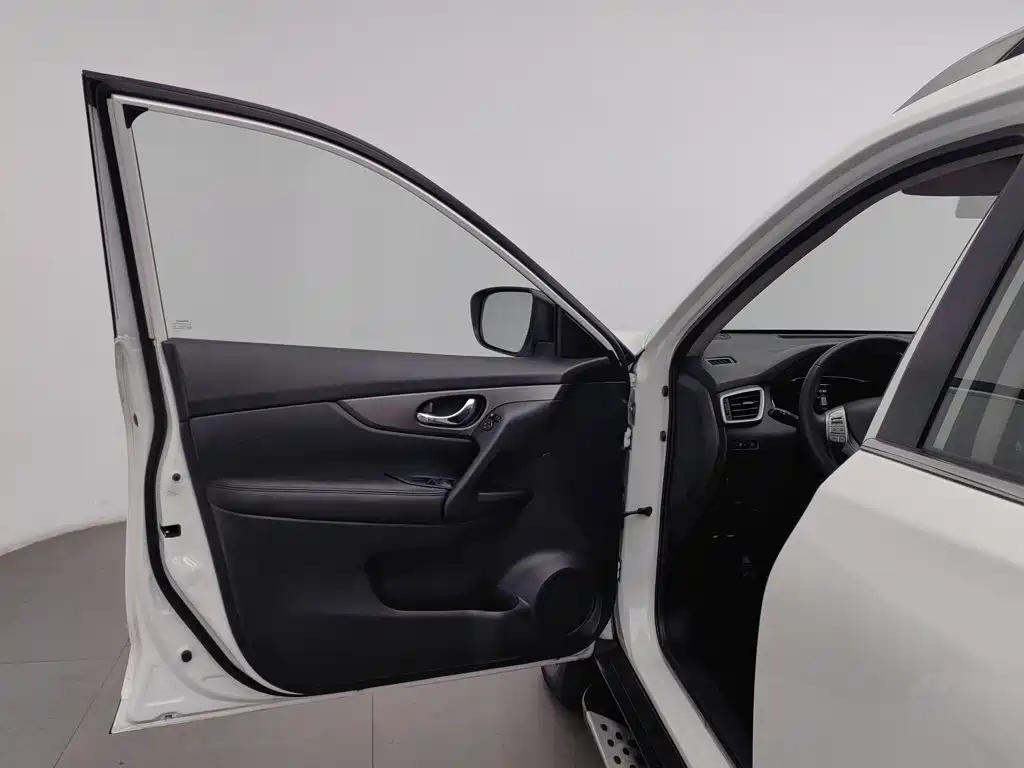 Nissan X-Trail — миниатюра 8