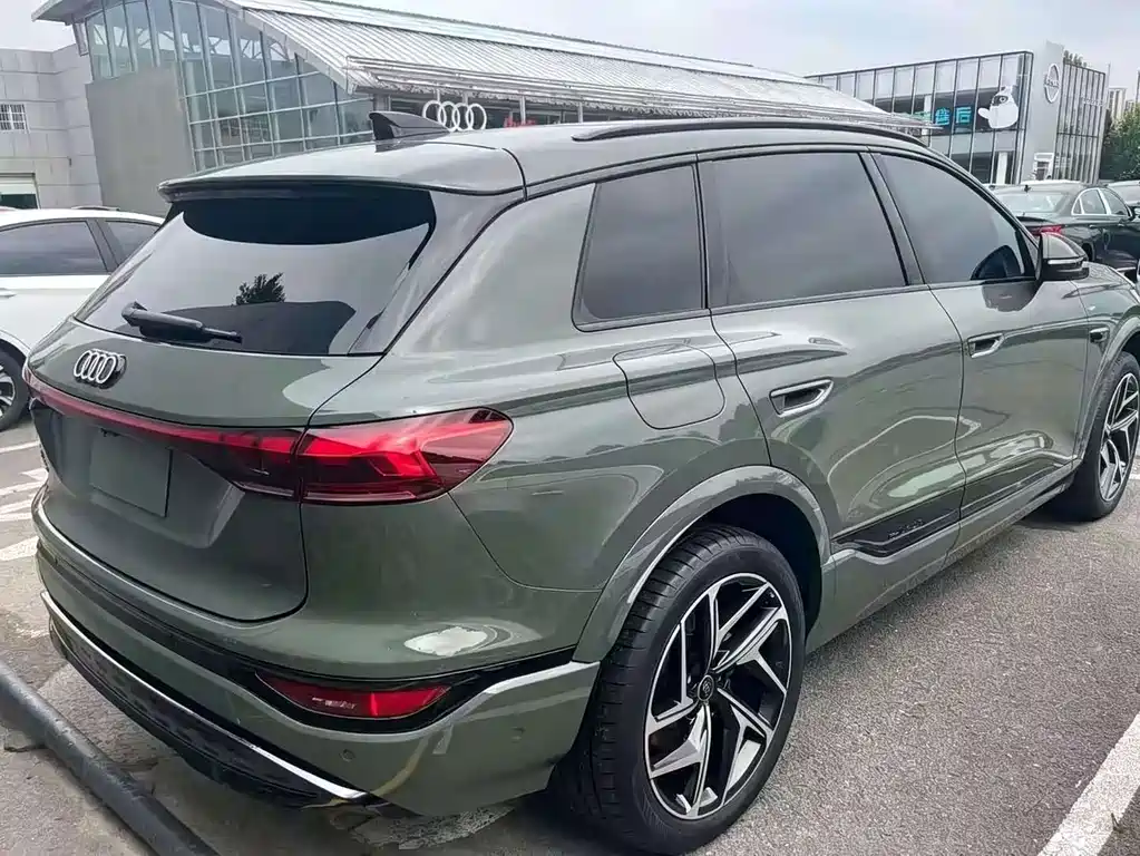Audi Q6L e-tron — миниатюра 3