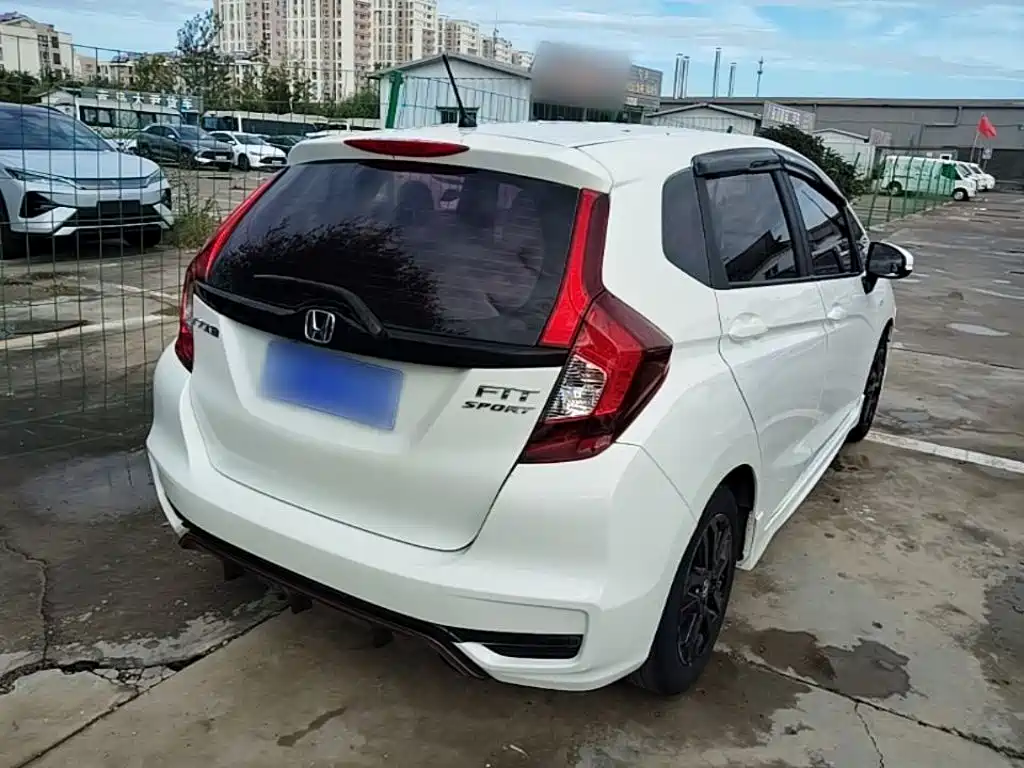 Honda Fit — миниатюра 7