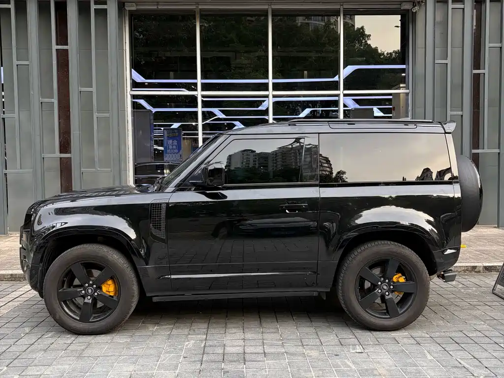 Land Rover Defender — миниатюра 6