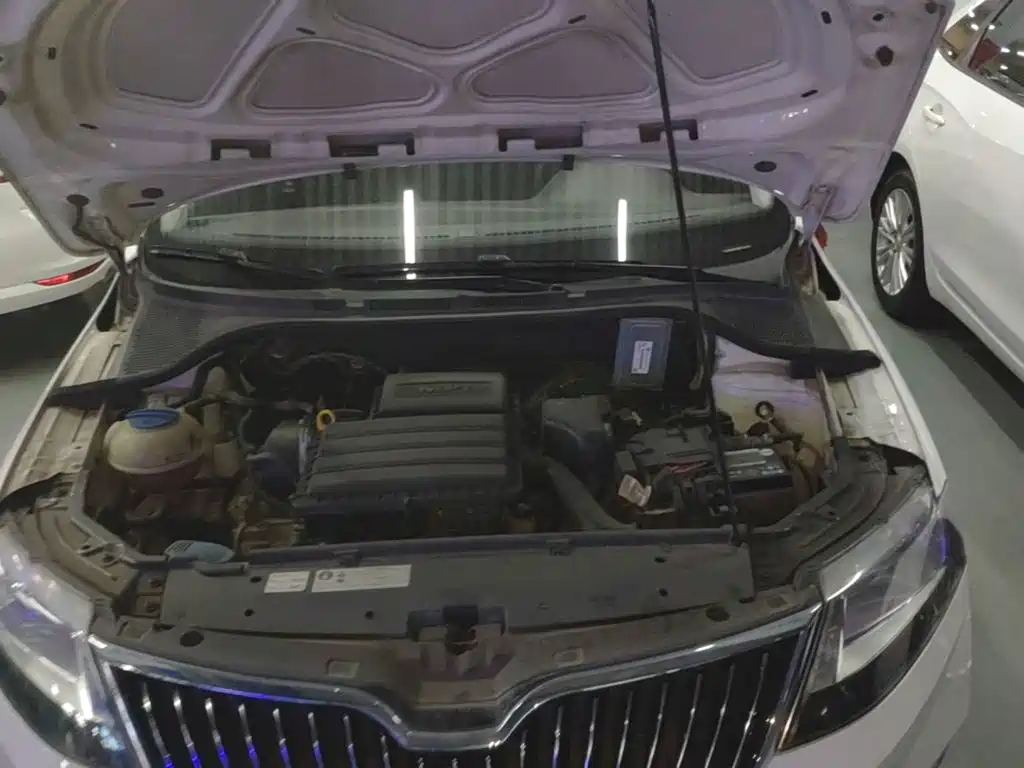 Skoda Rapid — миниатюра 20