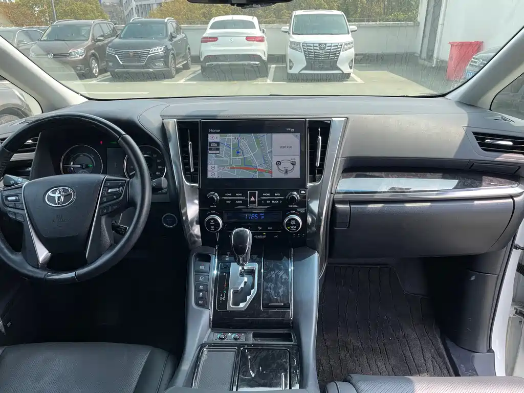 Toyota Vellfire 2020 2.5L HV Luxury