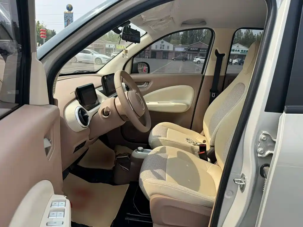 Wuling MINIEV — миниатюра 15