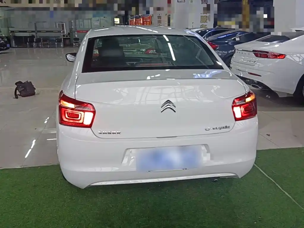 Citroen Elysee — миниатюра 6