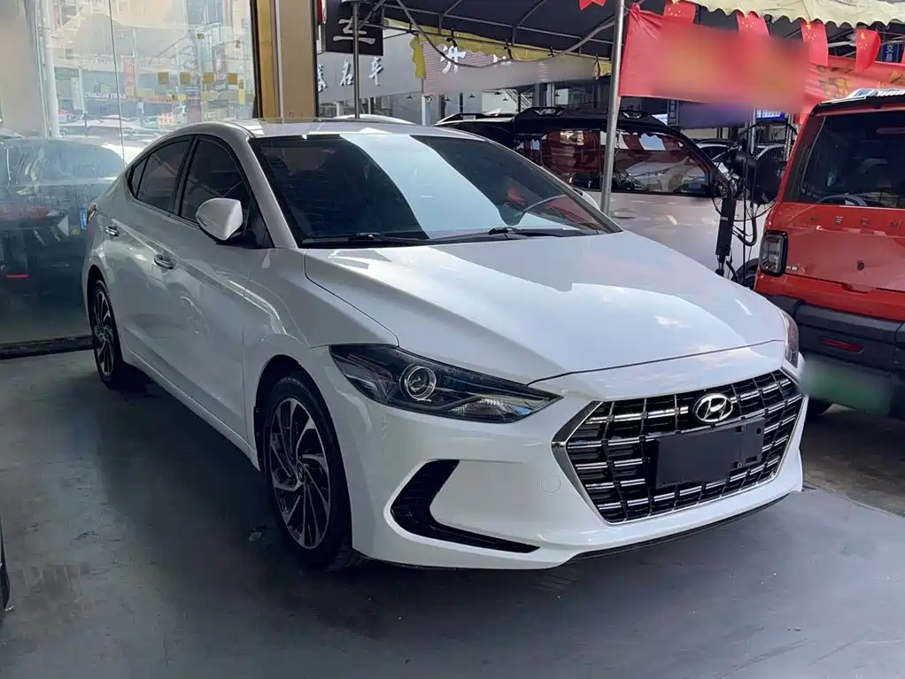 Hyundai Elantra — миниатюра 7