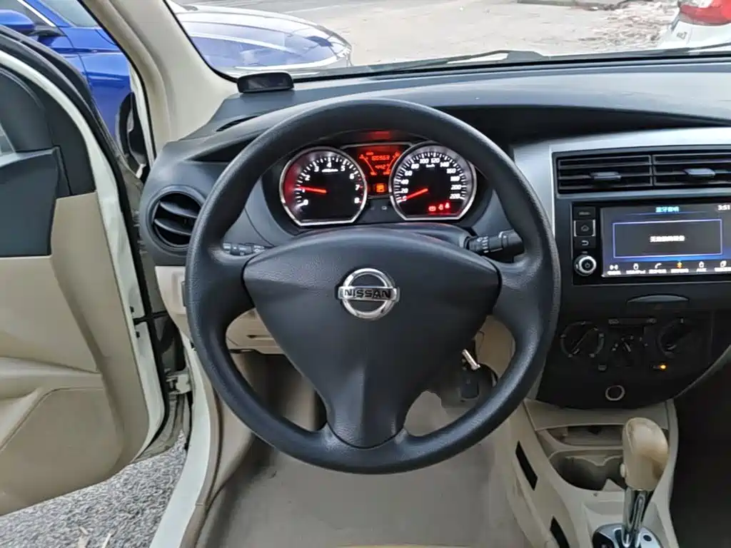 Nissan Livina — миниатюра 11