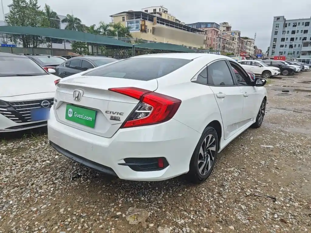 Honda Civic — миниатюра 7