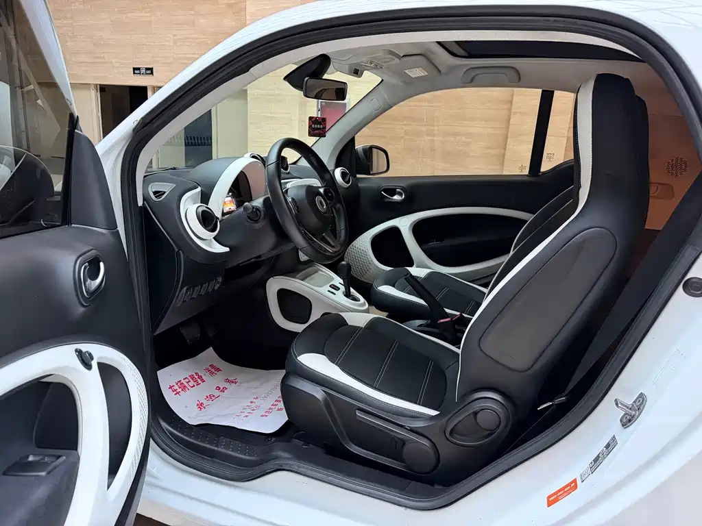 smart Smart Fortwo — миниатюра 8