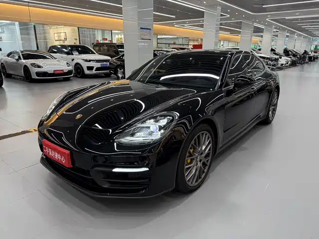 PORSCHE PANAMERA 2022