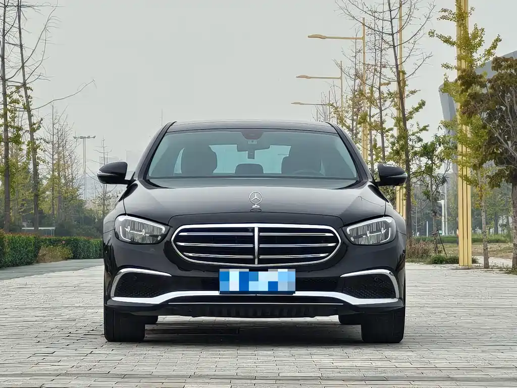 Mercedes-Benz E-Class — миниатюра 2