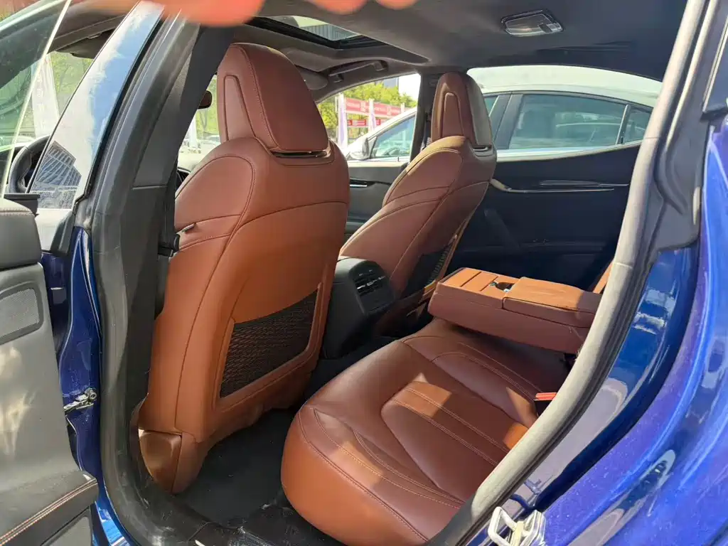 Maserati Ghibli — миниатюра 7