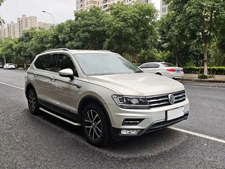 Volkswagen Tiguan L — миниатюра 8