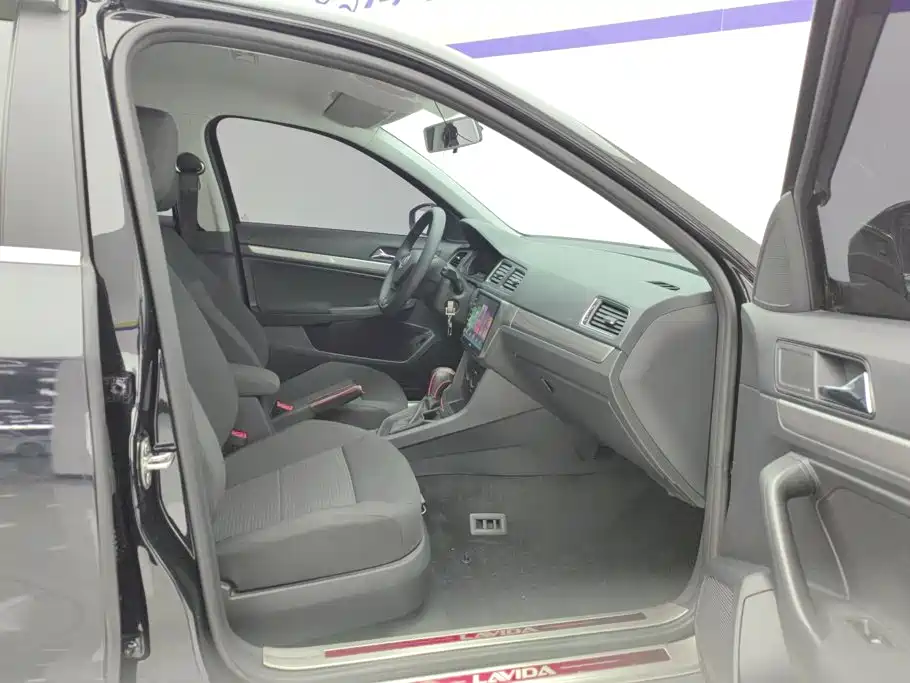 Volkswagen Lavida — миниатюра 7