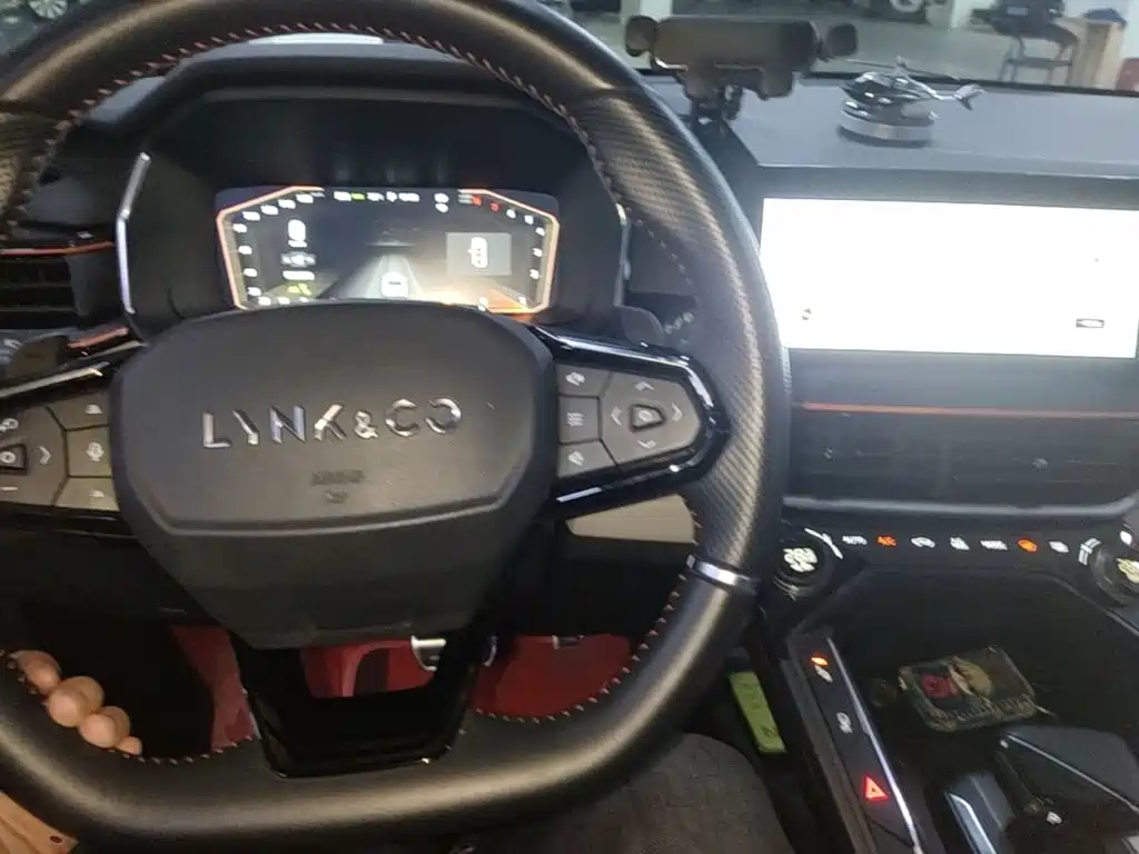 Lynk & Co 06 — миниатюра 10