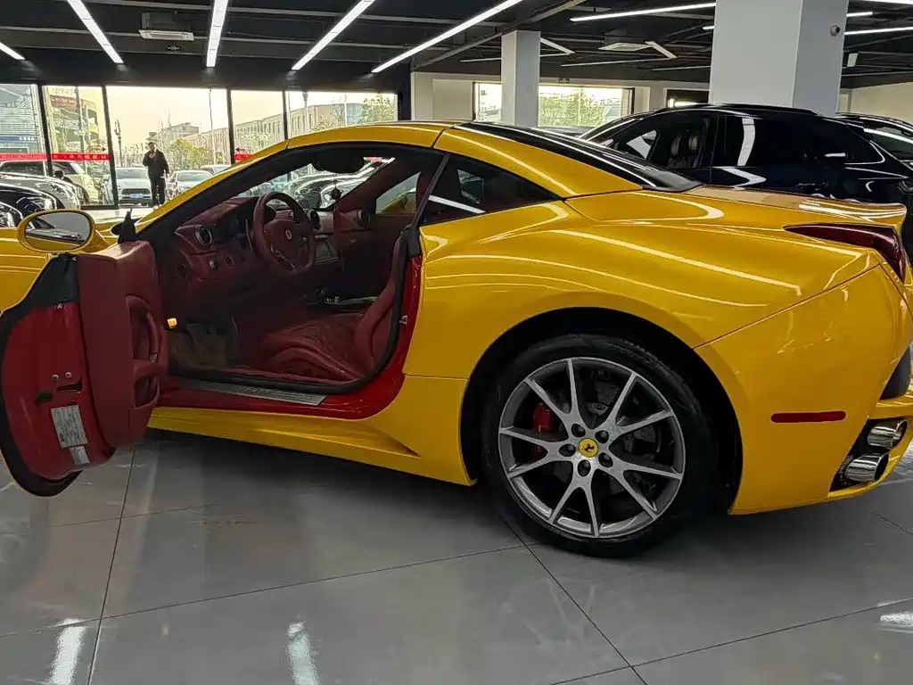 Ferrari California T — миниатюра 9
