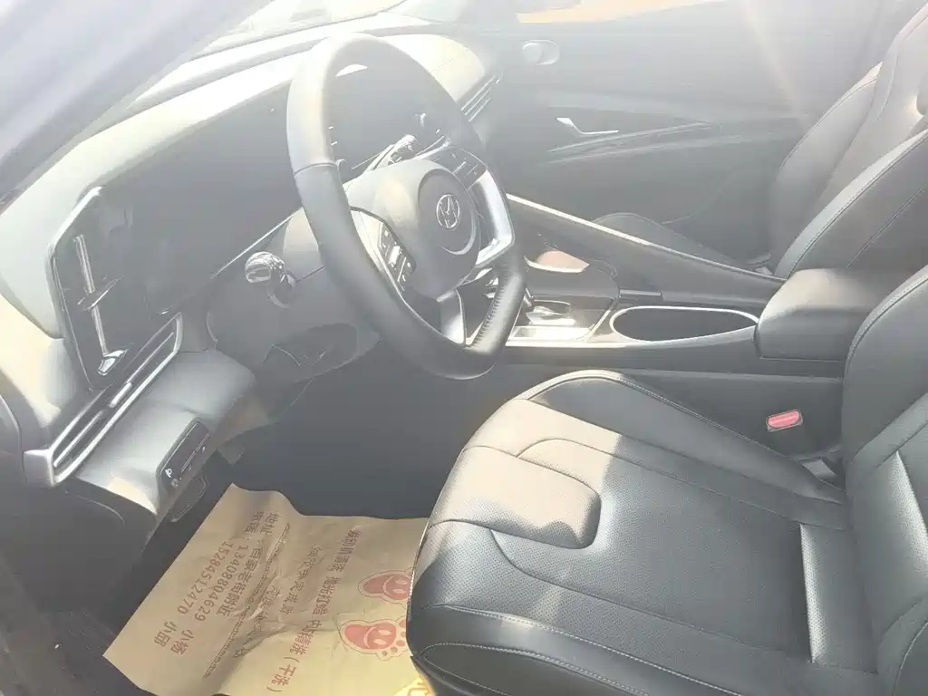 Hyundai Elantra 2021 1.5L CVT TOP Flagship