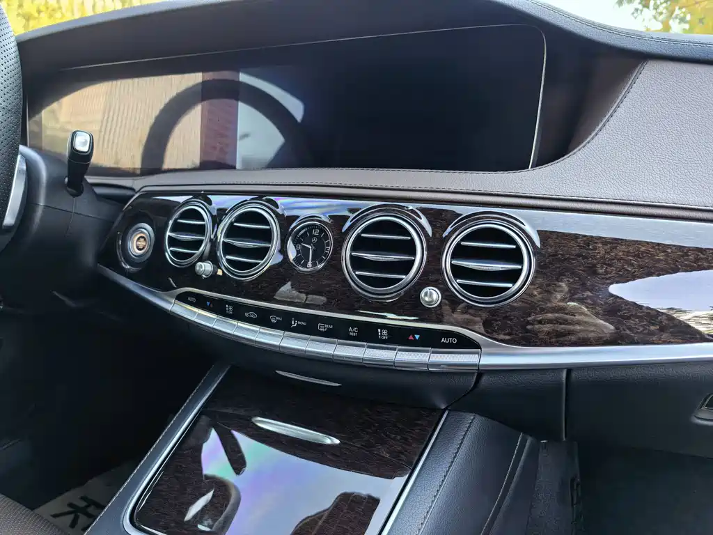 Mercedes-Benz S-Class — миниатюра 21