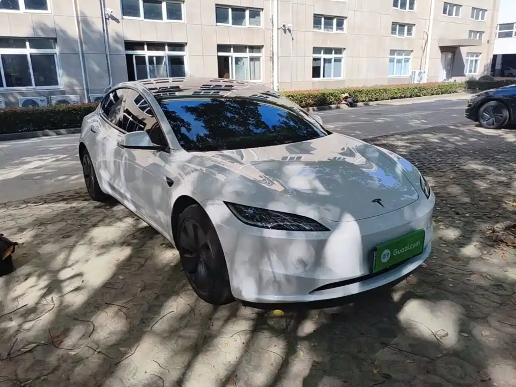 Tesla Model 3 — миниатюра 22