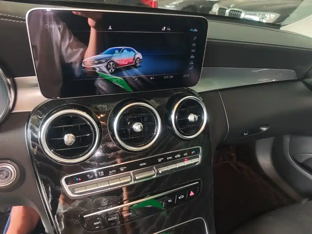 Mercedes-Benz C-Class — миниатюра 13